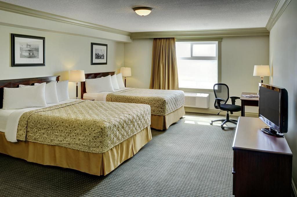 Chateau Nova Hotel Fort Mcmurray Habitación foto